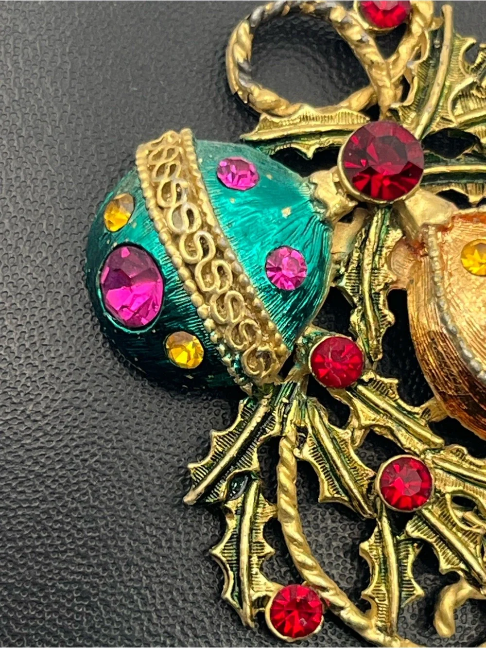 Christmas ornaments baubles gold tone multi colored rhinestones brooch pin